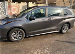 تۆیۆتا سیانا